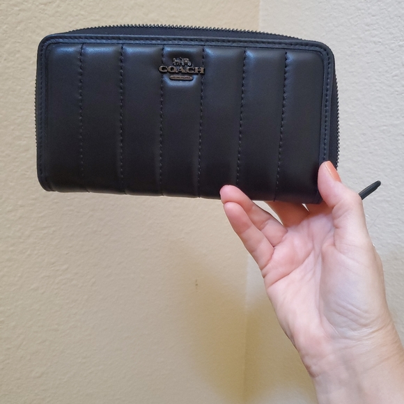 Coach Accordion Zip Around Wallet With Quilting - Picture 9 of 10